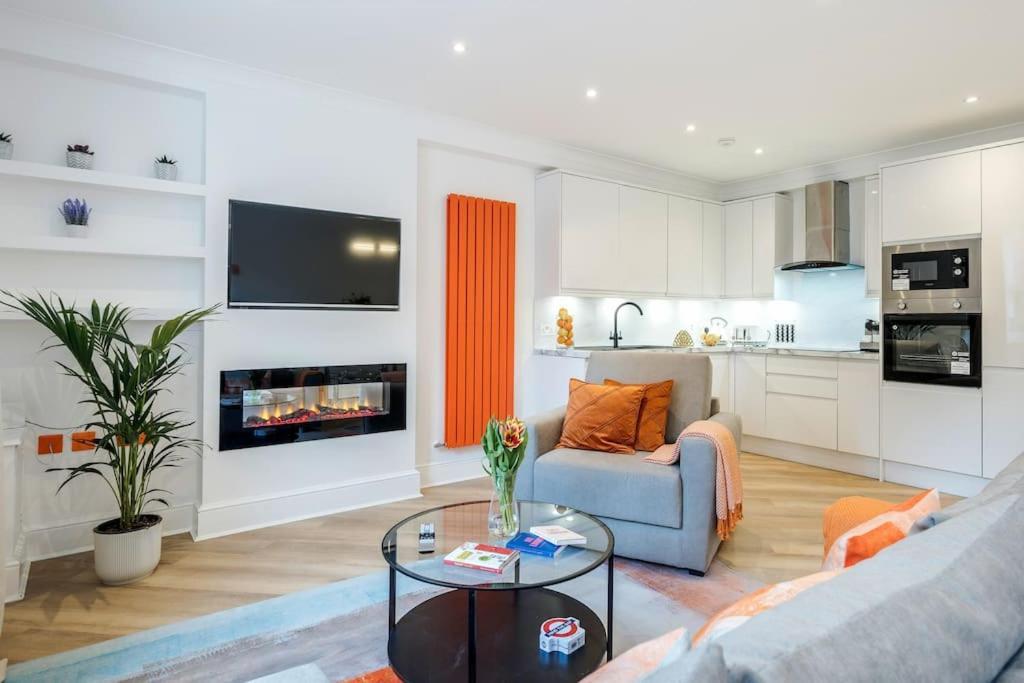 House 10 Mins To Tower Bridge Hot Tub & Parking Villa Лондон Екстериор снимка