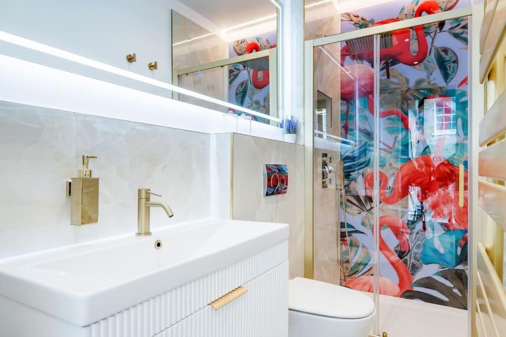 House 10 Mins To Tower Bridge Hot Tub & Parking Villa Лондон Екстериор снимка